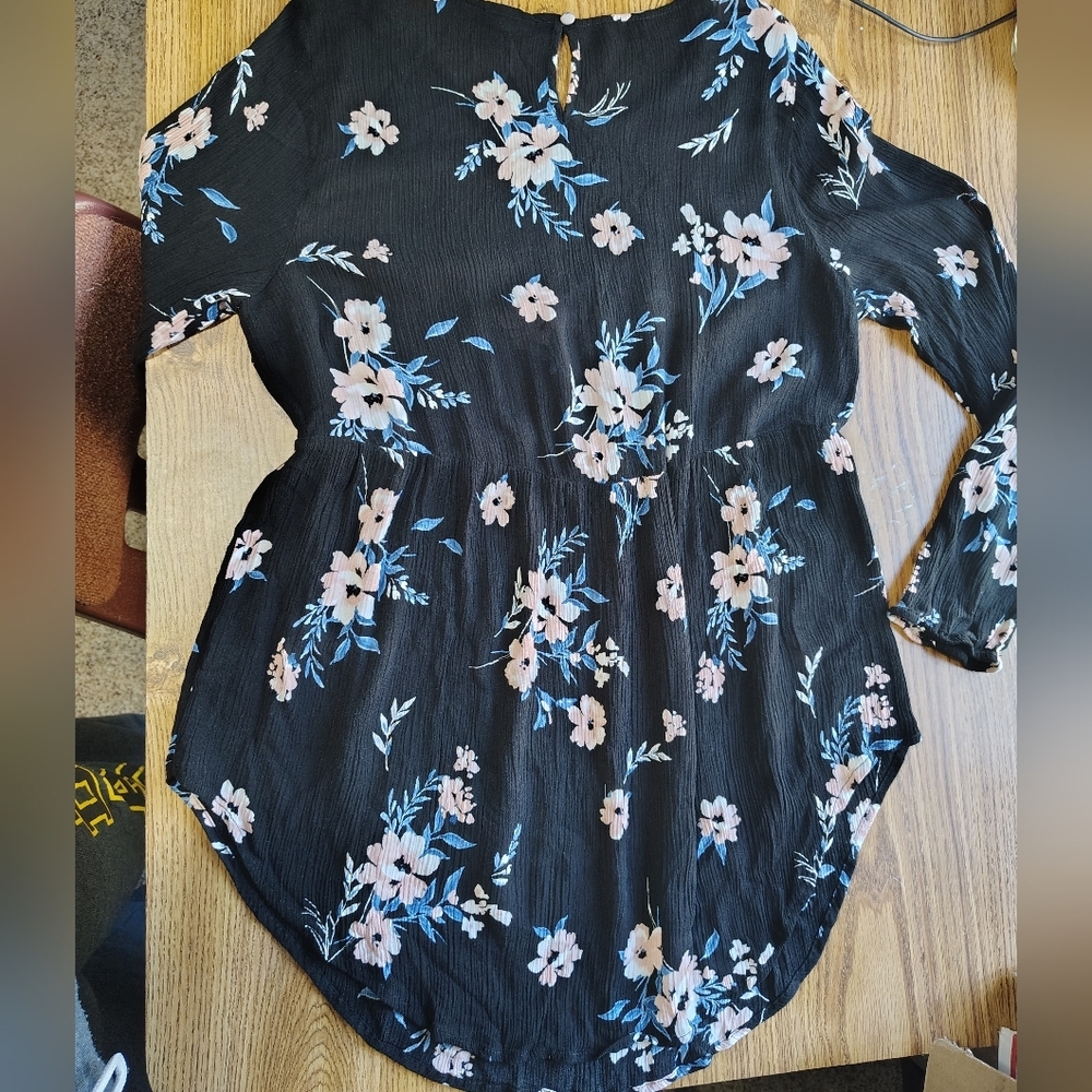 Torrid black floral blouse asymmetrical long sleeve elasticated waist rayon 1. - Picture 15 of 15